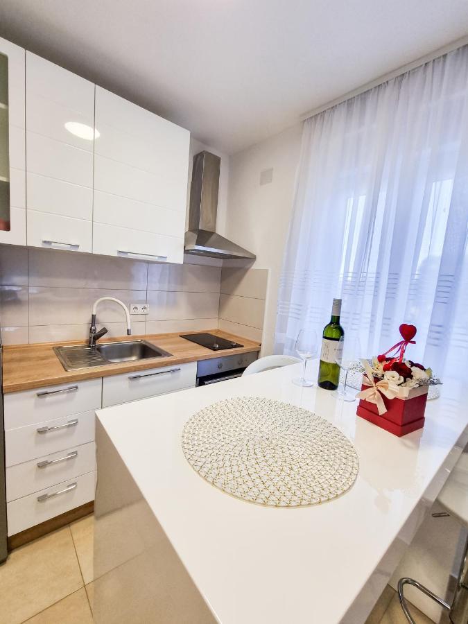 Apartment Ane 2 Tisno Eksteriør billede